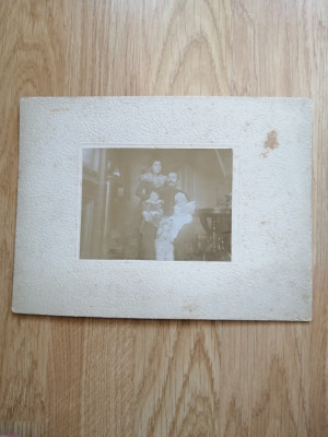 Ofiter roman cu familia - fotografie cca 1900 - dimensiuni: 22 cm x 16 cm foto