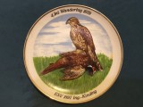 Farfurie decorativa din portelan cu scena de vanatoare suvenir la a 4 editie de drumetie anul 1979 !