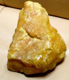 Ornament - piatra naturala (minereu de sulf)