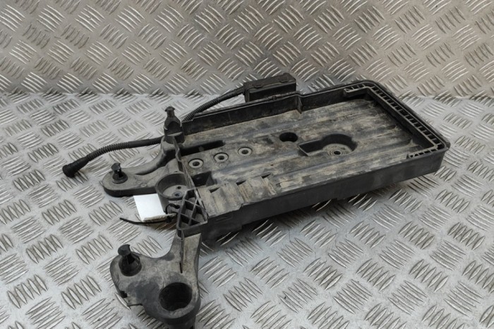 Suport baterie SKODA OCTAVIA III Combi 5E5 2014 OEM: 5Q0915321G,5Q0915331H 30640456