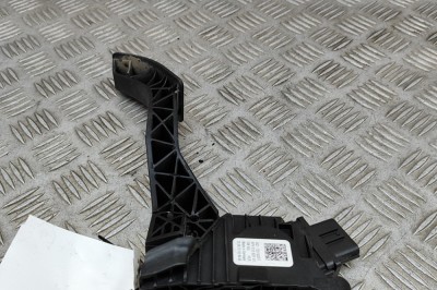Pedala de accelerație SKODA OCTAVIA III Combi 5E5 2013 OEM: 5Q1723503F,6PV010621 22474223 foto