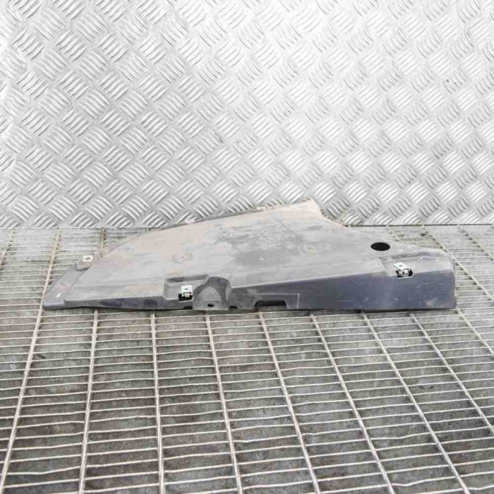 Scut motor dreapta spate BMW 3 F30, F80 2014 OEM: 7258048