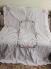 Fata de masa spectaculoasă, broderie model floral