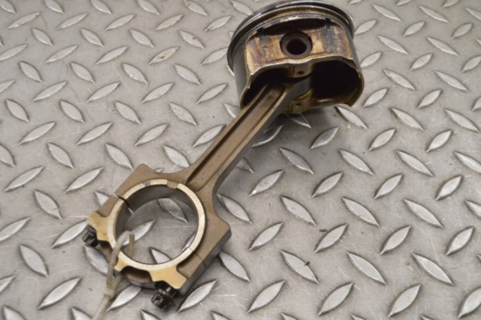 Piston VOLVO XC90 II 2015 15446867