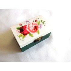 cutie lemn decorata cu trandafiri 43635