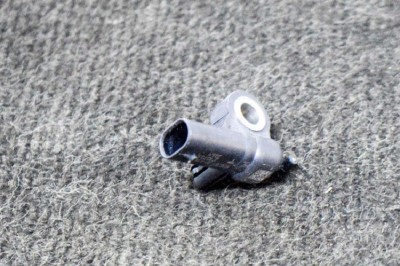 Senzor de impact dreapta spate TESLA MODEL 3 2019 OEM: 1036761-00-A 11250637 foto