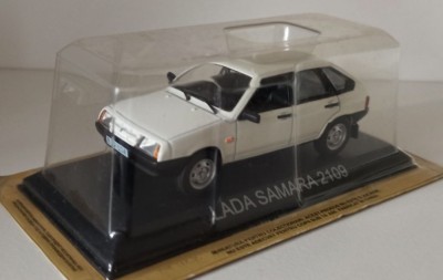 Macheta Lada Samara (VAZ 2109) 1988 - DeAgostini Masini de Legenda 1/43 foto