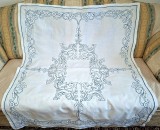 Fata de masa Vintage din bumbac cu broderie manuala - Grifoni