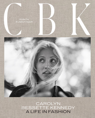 Carolyn Bessette Kennedy: A Life in Fashion foto