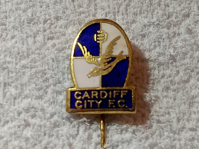 Insigna metalica fotbal - CARDIFF CITY FC (Tara Galilor) foto