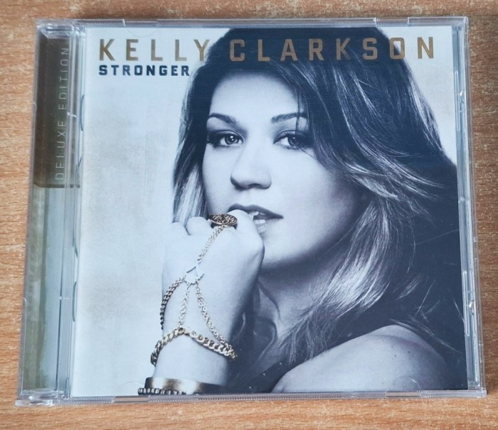 Kelly Clarkson - Stronger CD (2011)
