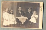 AB FOTO CABINET 199 - FAMILIE IN TINUTA DE EPOCA - ,,SCHWARZ ADOLF&quot; -EPERJES