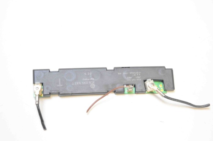 Amplificator de antena VW PASSAT B6 3C2 2009 OEM: 3C5035532T