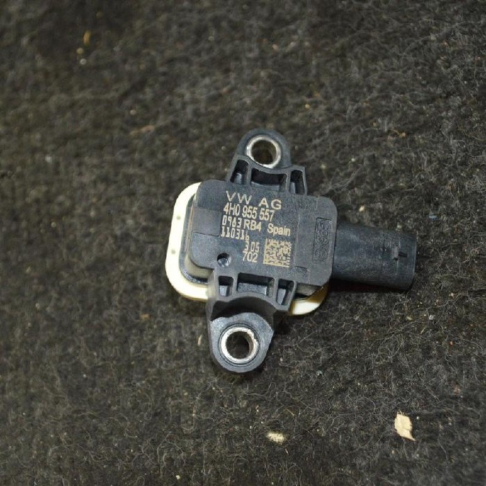 Senzor de impact st&acirc;nga față AUDI A8 D4 4H_ 2010 OEM: 4H0955557 2402893