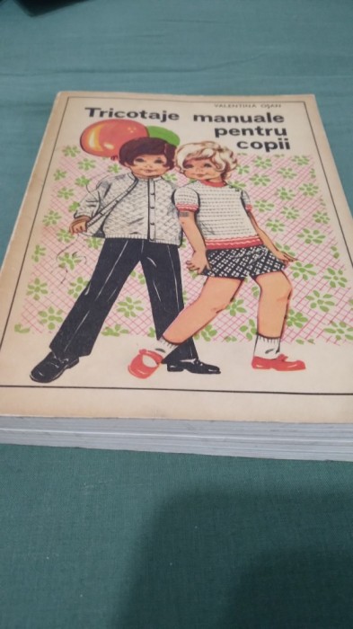 TRICOTAJE MANUALE PENTRU COPII
