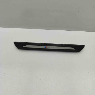 Ornament prag dreapta față BMW 3 F30, F80 2015 OEM: 8055779 foto