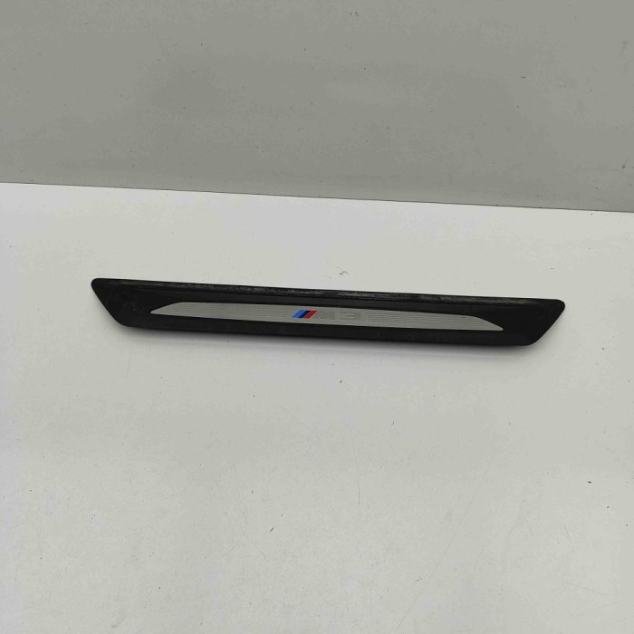 Ornament prag dreapta față BMW 3 F30, F80 2015 OEM: 8055779