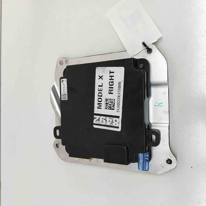 Modul de control ușă dreapta față TESLA MODEL X 2020 OEM: 1050183-00-F 29796005