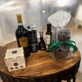 Set cadou Vin, trufe, rom si soare de Puglia