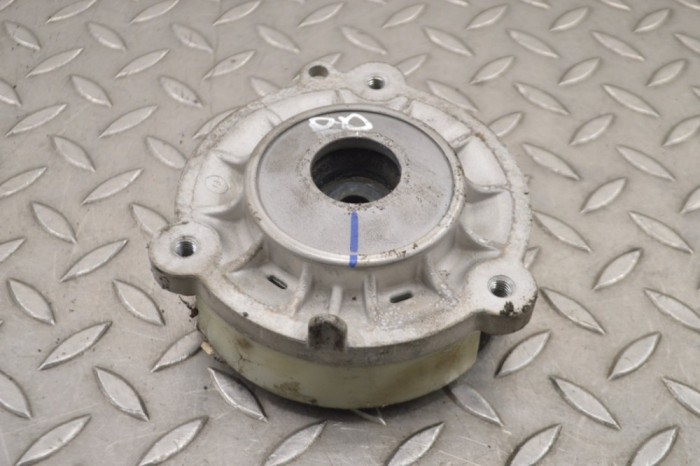 Suport amortizor dreapta față AUDI A4 8W2, B9 2019 OEM: 8W0413333 14945322