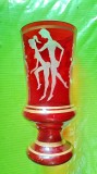 F345-Vaza cristal veche scene nud si ghirlande culoare bordo cu auriu.