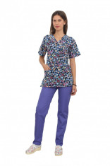 Costum medical Hearts, cu bluza cu imprimeu si pantaloni mov cu elastic 2XL INTL foto