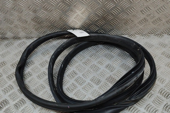 Garnitura ușă dreapta față KIA EV6 CV 2022 OEM: 82120-CV000 | 25840458