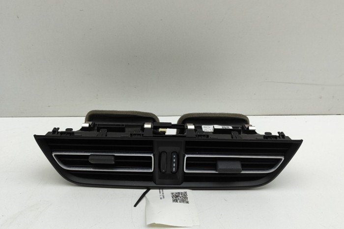 Gura de ventilație planșa de bord PORSCHE MACAN DKN 2021 OEM: 95B819110E | 31539247