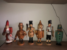 Figurine,fumatori,statuete,germane,de colectie,din lemn ,pictat foto