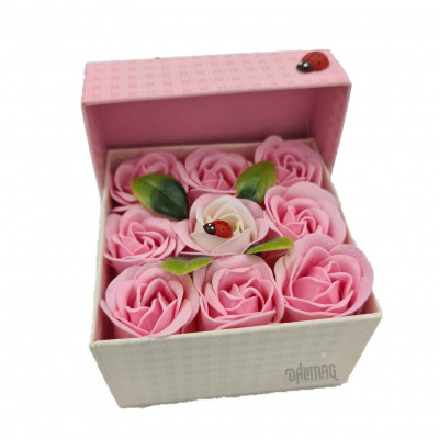 Aranjament floral 9 trandafiri sapun in cutie, alb, roz foto