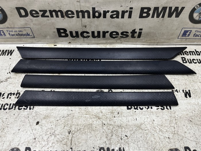 Trim ornament fata de usa Black Cube fagure 3D fata spate BMW E46