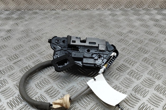 &Icirc;ncuietoare ușă dreapta față AUDI Q4 SUV F4B 2023 OEM: 5TC837016D 28617480