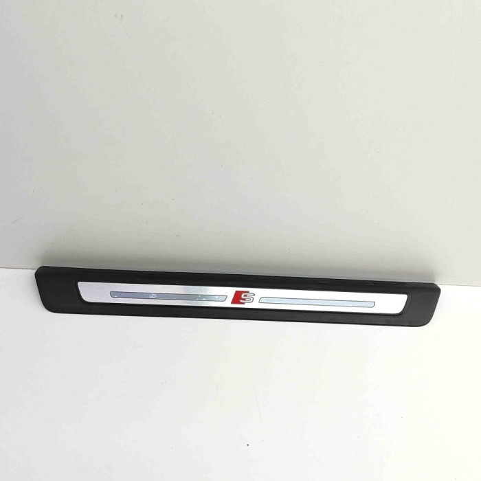 Ornament prag dreapta față AUDI Q5 FY 2022 OEM: 80A947418C