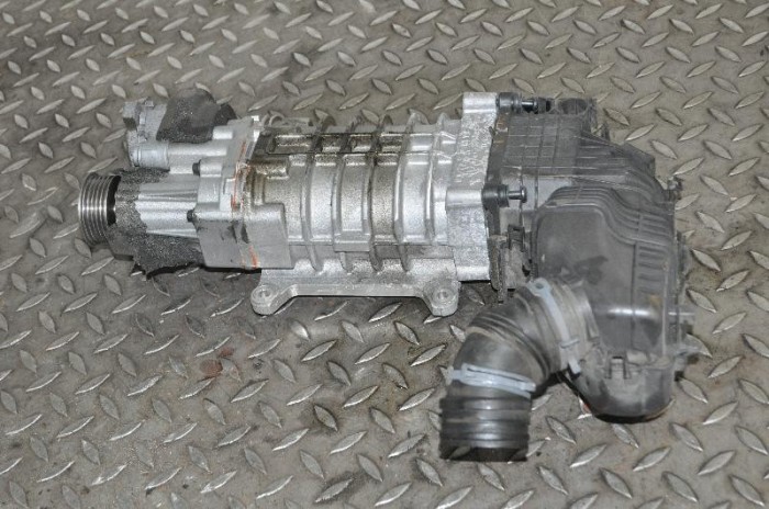 Compresor VW POLO 6R, 6C 2011 OEM: 03c276 10695263