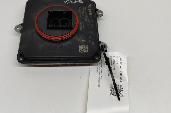 Unitate de control lumini LED BMW i3 I01 2020 OEM: 9477748,1305102304 22074602