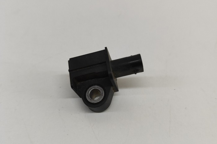 Senzor de impact dreapta față VW GOLF VII 5G1, BQ1, BE1, BE2 2014 OEM: 5Q0959651 28828806