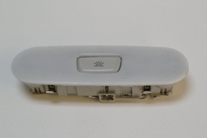 Iluminare interioară AUDI A4 Avant 8K5, B8 2010 OEM: 8T0947111 2428929