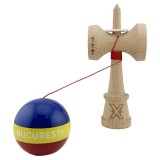 Cumpara ieftin Kendama profesionala din lemn, editia Bucuresti tricolor, Super Sticky, cupe mari King Size V3, rulment metalic, gaura in baza, 18 cm, multicolor