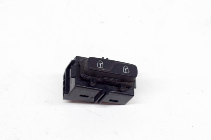 Comutator &icirc;nchidere centralizată VOLVO V70 III BW 2012 OEM: 31318987 14146811