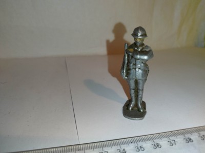 bnk jc Quiralu - aludo - soldat cu pusca foto