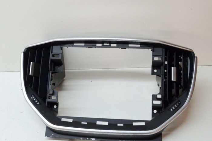 Ornament capac ecran navigație MASERATI GHIBLI M157 2016 OEM: 089040200102,6700190600 13981729