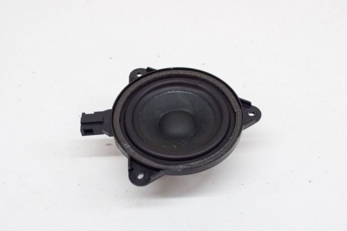 Difuzor ușă dreapta spate AUDI Q3 F3 2019 OEM: 83A035709 14620642