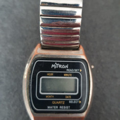 Ceas digital vechi Mitron cu quartz, necesita baterie, bratara originala metal