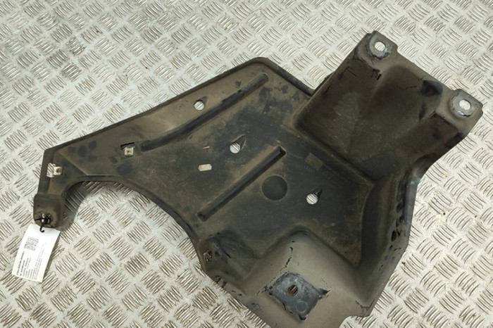 Scut motor dreapta spate AUDI A6 Avant 4G5, C7, 4GD 2015 OEM: 4G0825219B 31383318