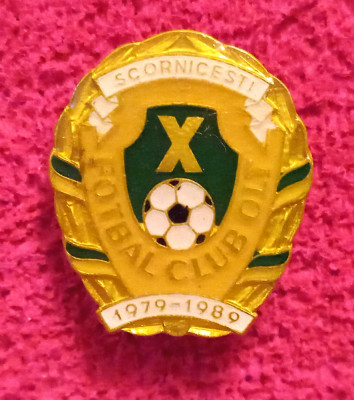 Insigna fotbal - FC OLT SCORNICESTI (aniversare 1979-1989) foto