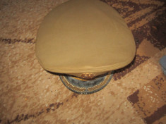 cascheta militara veche purtata foto