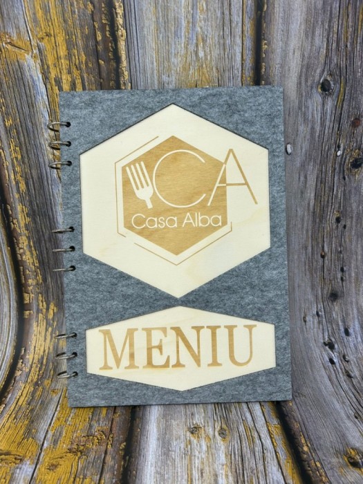 Coperta pentru meniu din lemn combinat cu fetru grii