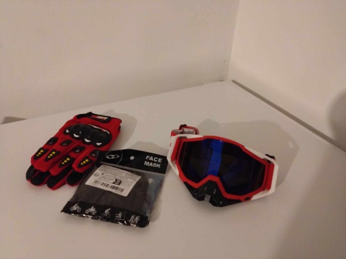 Set accesorii off road:cagula,ochelari,manusi