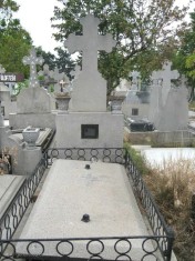 V&acirc;nd criptă cu 3 locuri cu capac (tip cavou) &icirc;n cimitirul Pantelimon 2