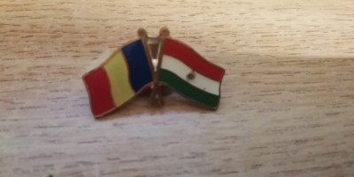 CM3 N3 36 - insigna - steag - Romania - India foto